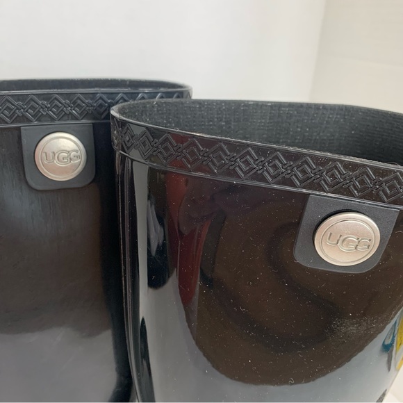 UGG NWT in box Shaye style black patent rain boots size 11 Gorgeous boots - Picture 6 of 14